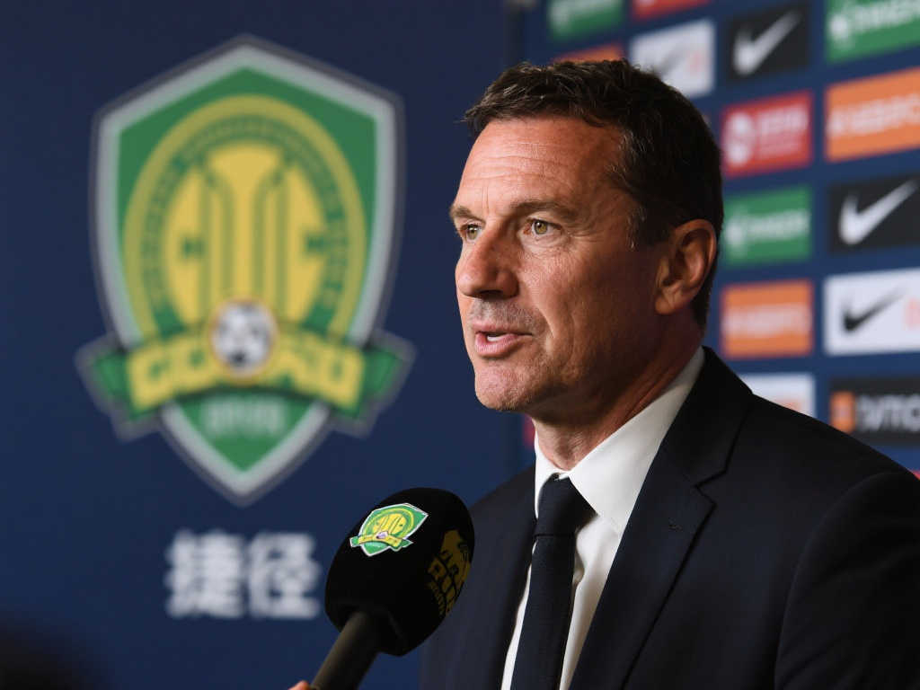 而西布朗凭 而西布朗凭